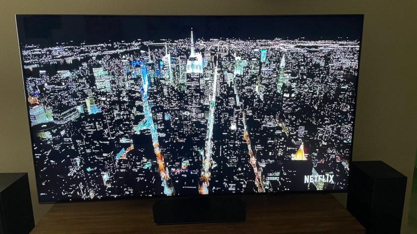 A cityscape on the Samsung 55-inch QN90C.