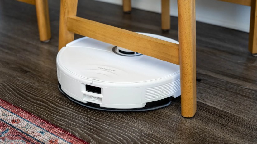 Roborock S8 Pro Ultra navigating around a chair