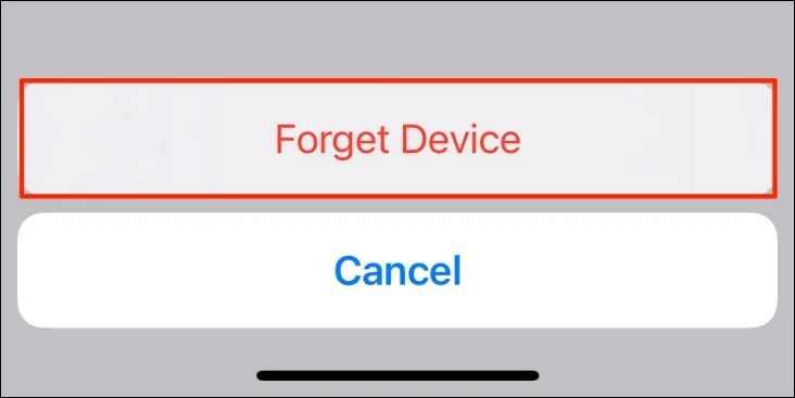 Confirmation button to forget Bluetooth devices on iPhone.