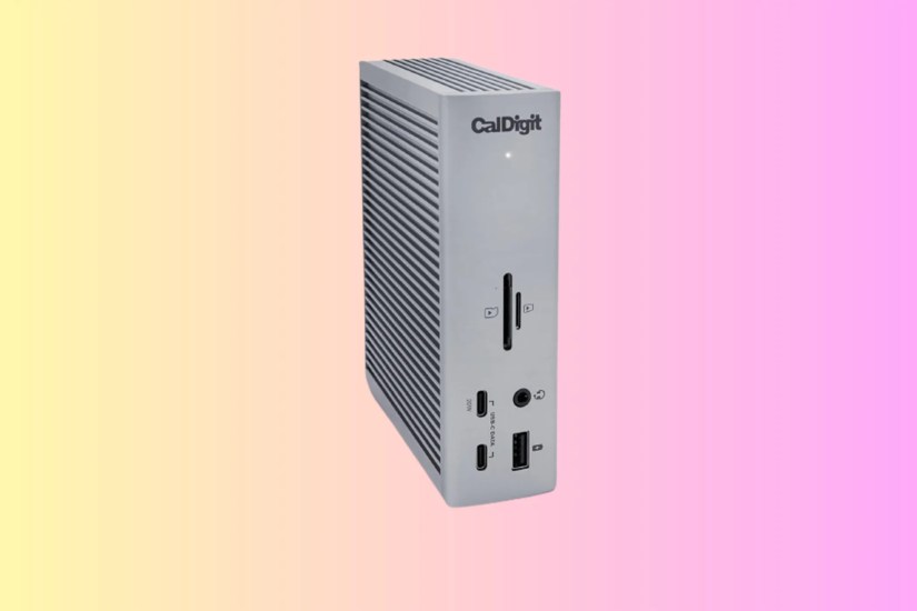 CalDigit TS4 on a gradient background