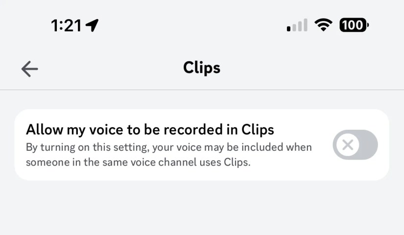 The Discord &lsquo;Allow Clips&rsquo; toggle disabled on mobile.