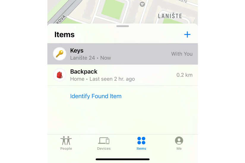 Closeup of the Items tab in the iPhone&rsquo;s Find My app.