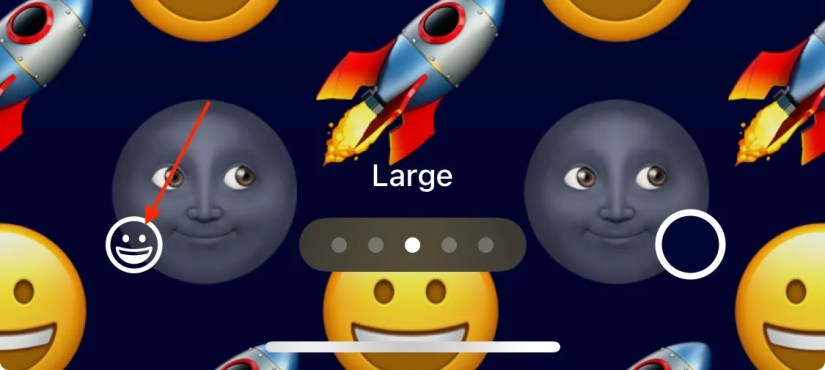 Using the customize wallpaper toggle to modify an emoji wallpaper.