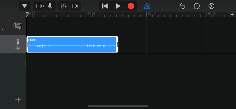 Trimming down a track&rsquo;s length in Garageband.