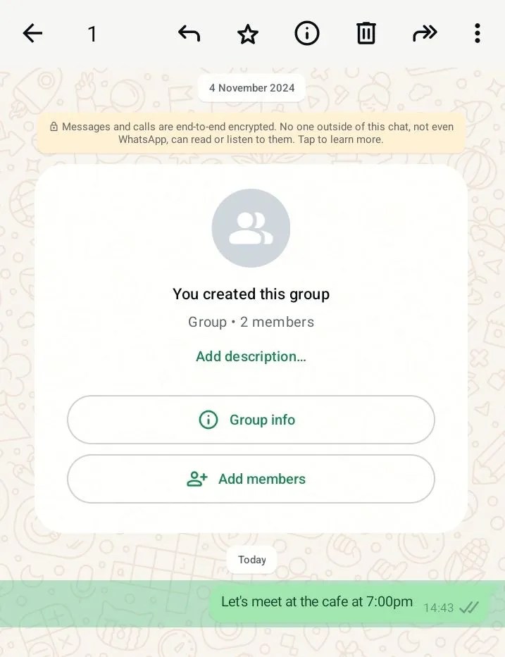 Highlighting a message on WhatsApp for Android.