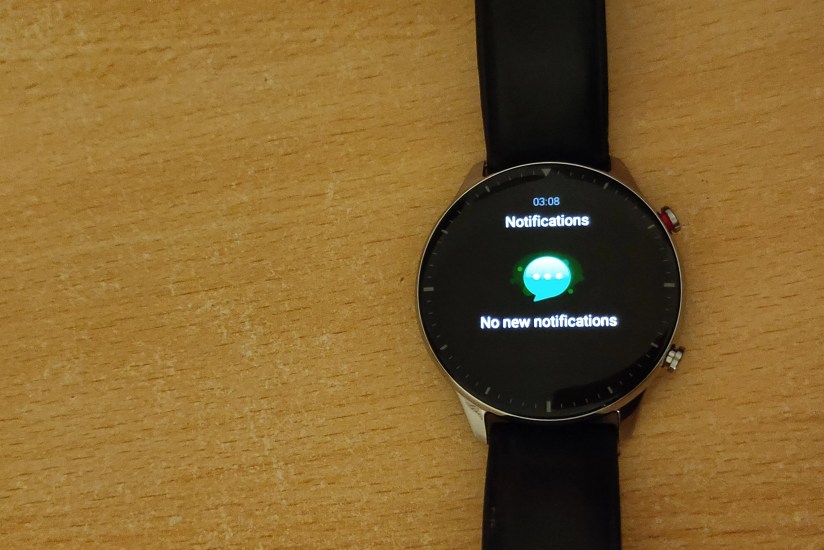 A smartwatch displaying &ldquo;no new notifications&rdquo; on the screen.