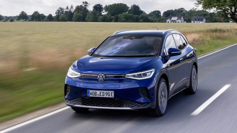 Front quarter view of the 2023 Volskwagen ID.4 driving
