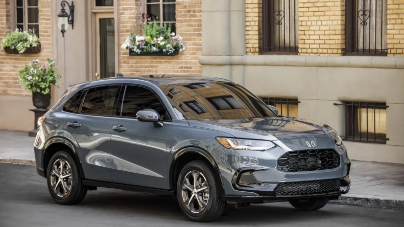 Front 3/4 shot of a 2023 Honda HR-V