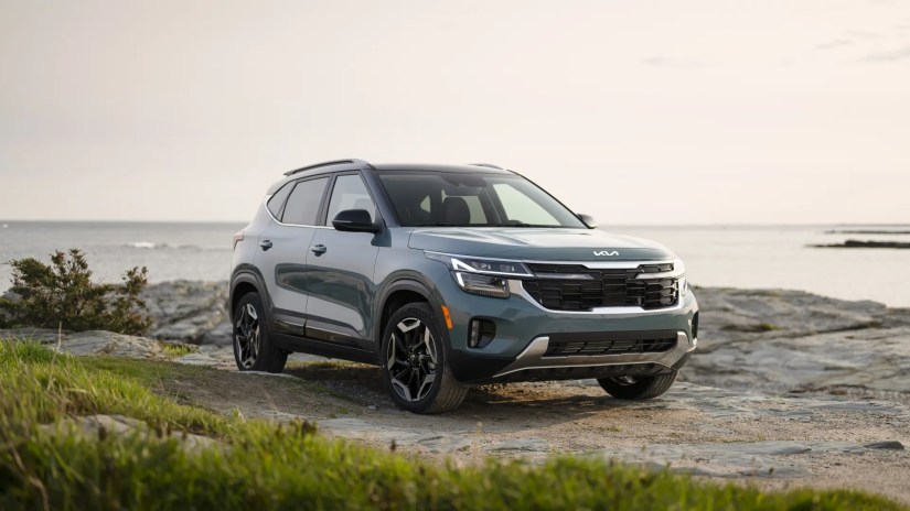 Front 3/4 shot of a 2024 Kia Seltos