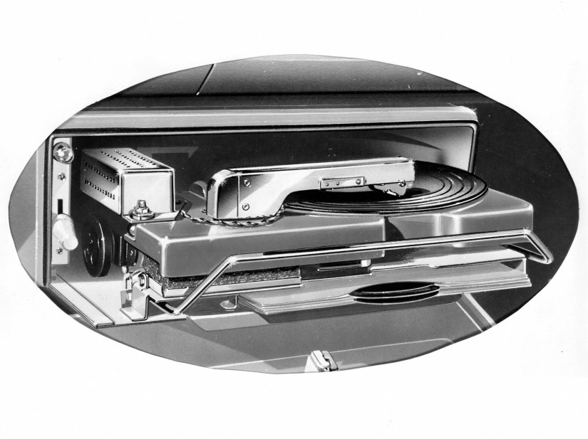 A drawing of the Highway Hi-Fi showing the heavy needle and stylus.