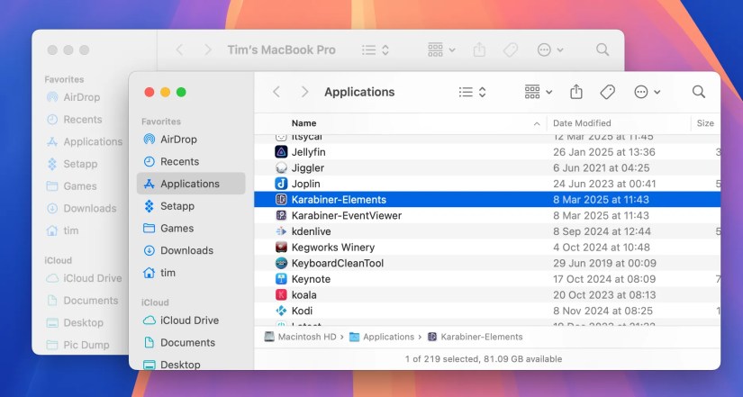 Two Finder windows side-by-side.