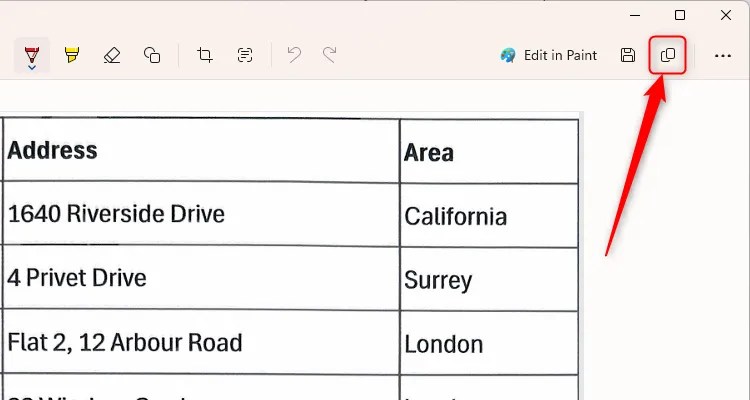 The copy button in the Windows 11 Snipping Tool is selected.