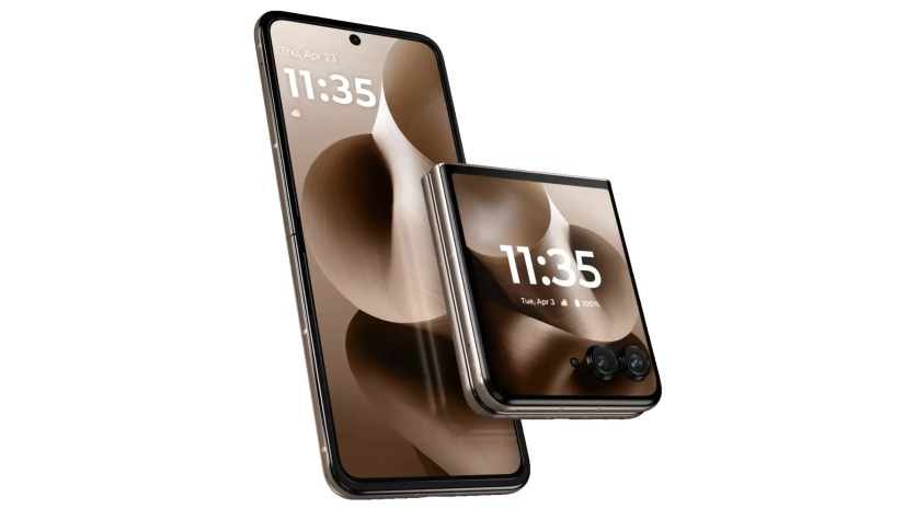 Motorola Razr 60 Ultra&rsquo;s primary and secondary screens.