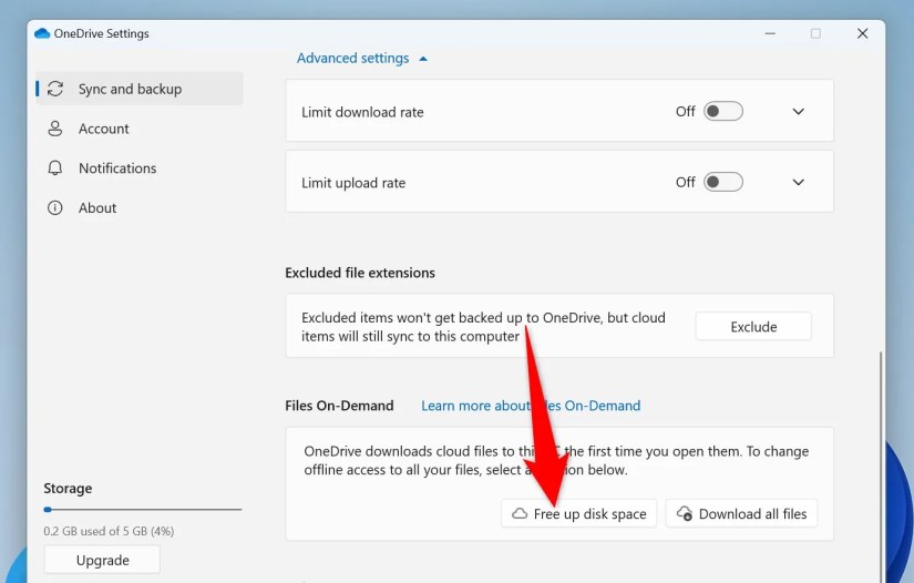 &ldquo;Free Up Disk Space&rdquo; highlighted in OneDrive settings.