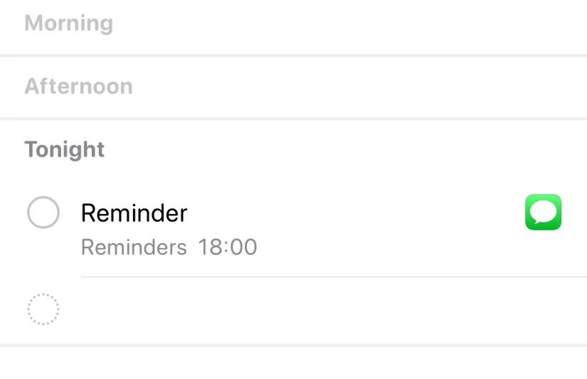 Adding a reminder that links to a Messages conversation.