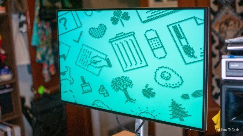 Colorful macOS screensaver on a Dell Ultrasharp 27 Thunderbolt Hub monitor-1