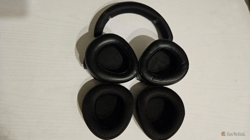 The two pairs of earmuffs for the ASUS ROG Delta II.