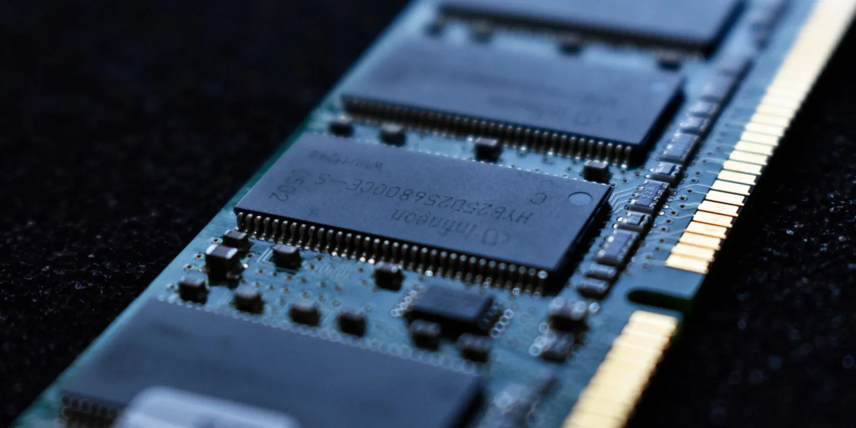 What's the Difference Between DDR2, DDR3, and DDR4 RAM?