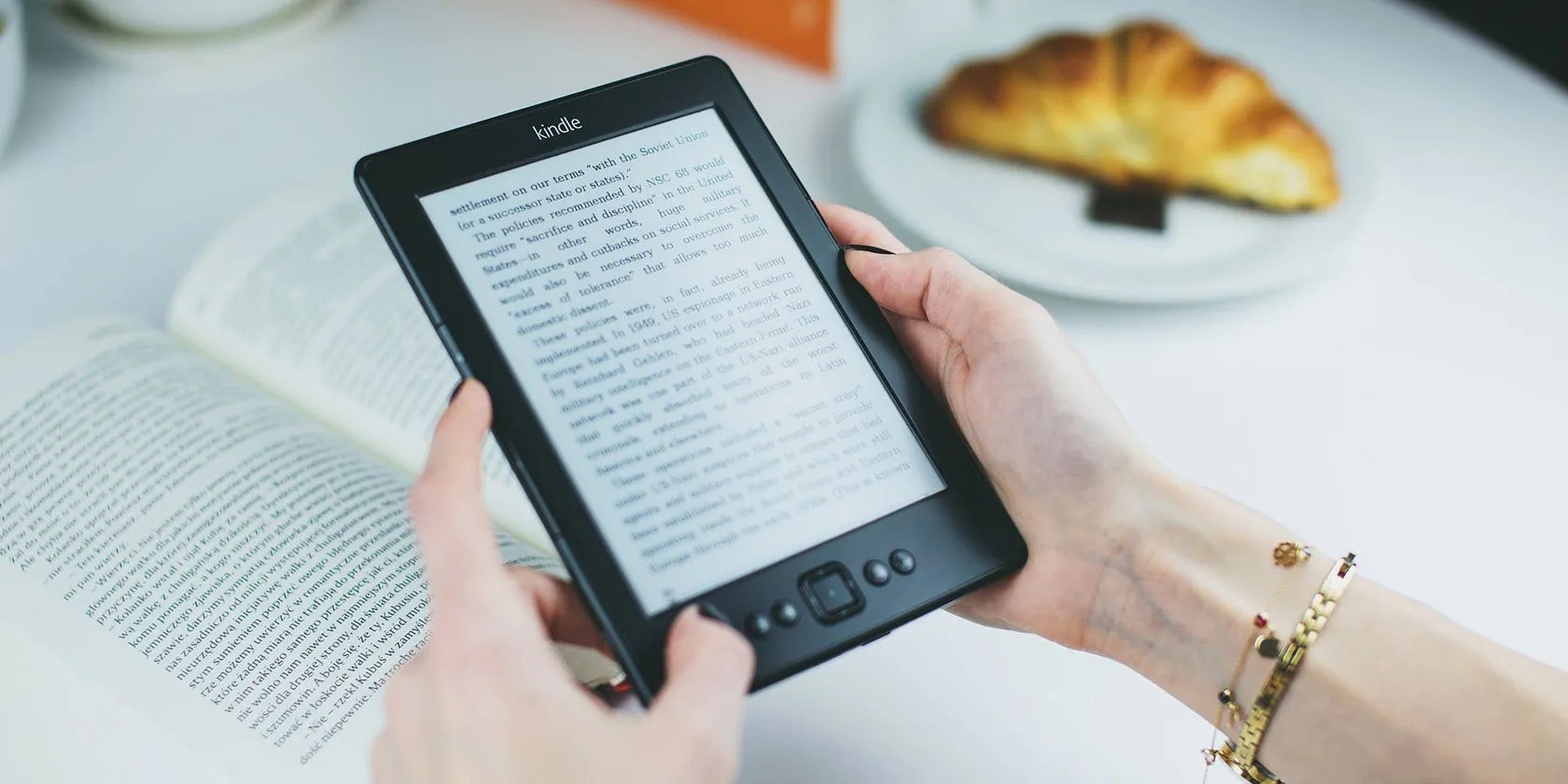 How to Organize Your Amazon Kindle 8 Tips and Tricks to Know