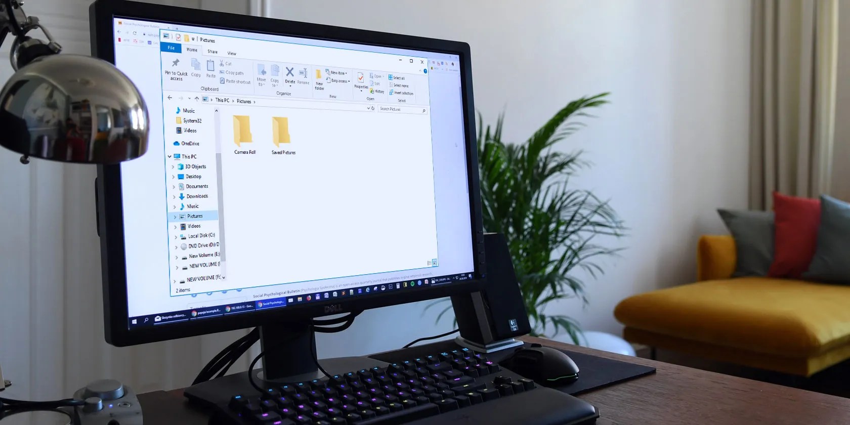How to Delete the Camera Roll and Saved Pictures Folders in Windows 10