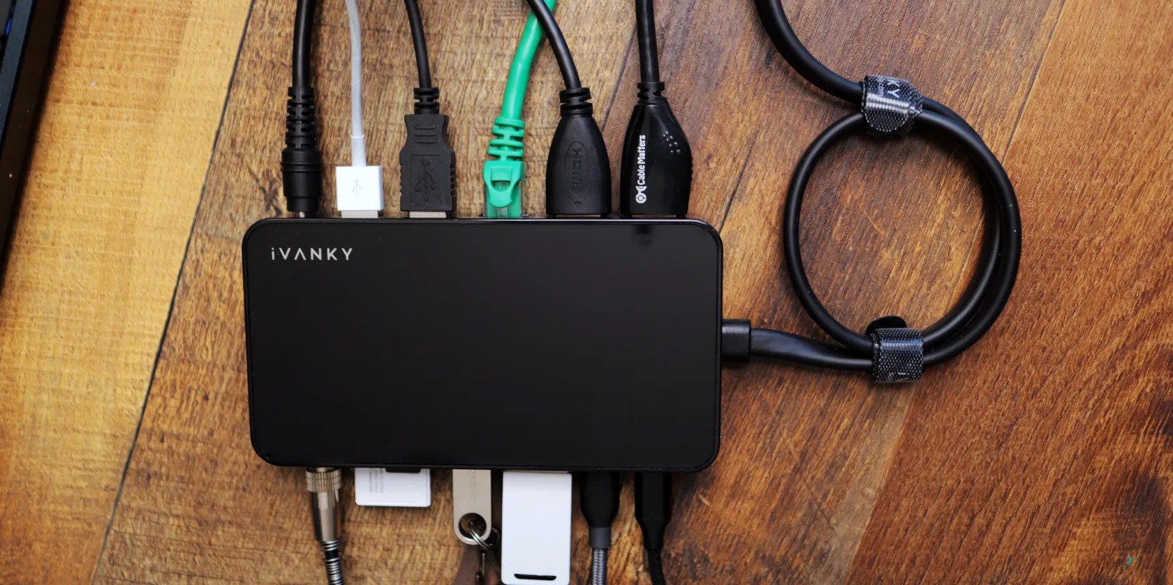 5 Reasons to Use a Laptop Docking Station