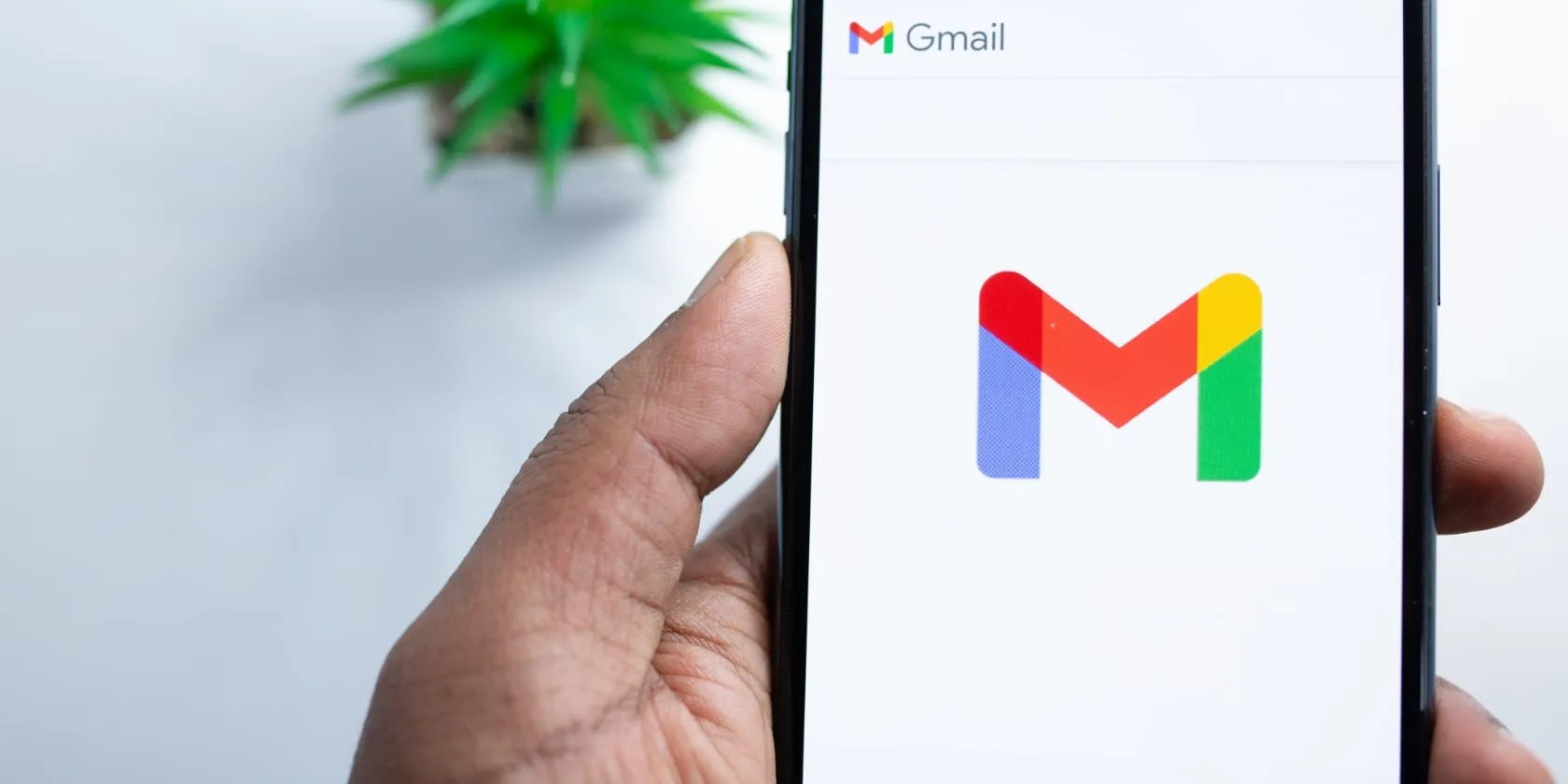How to Fix the "Unfor­tu­nate­ly Gmail Has Stopped" Error