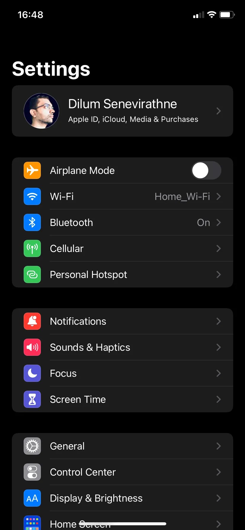 How to Automatically or Manually Update the Apps on Your iPhone