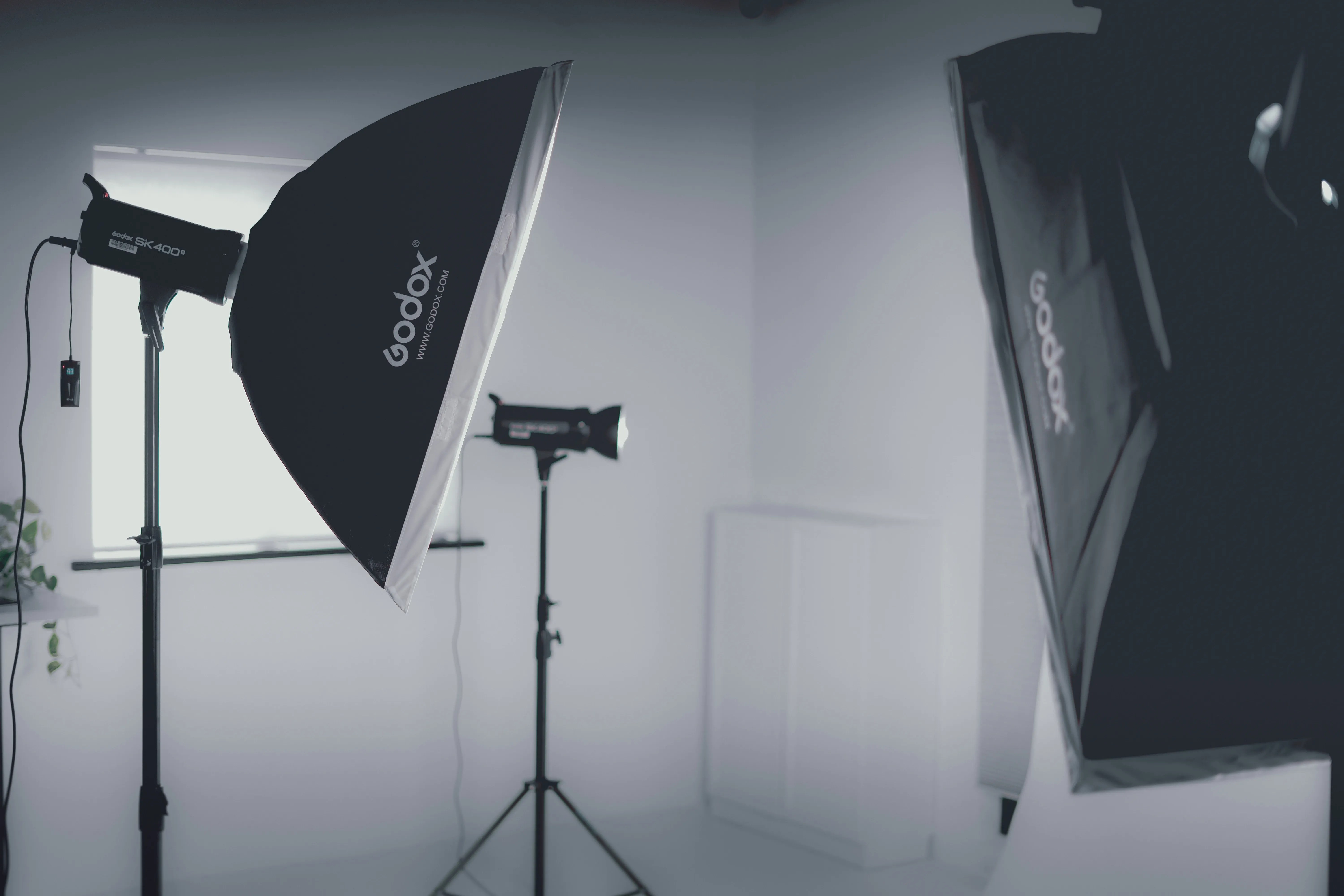 How to Use a Strobe Light to Shoot Better Photos