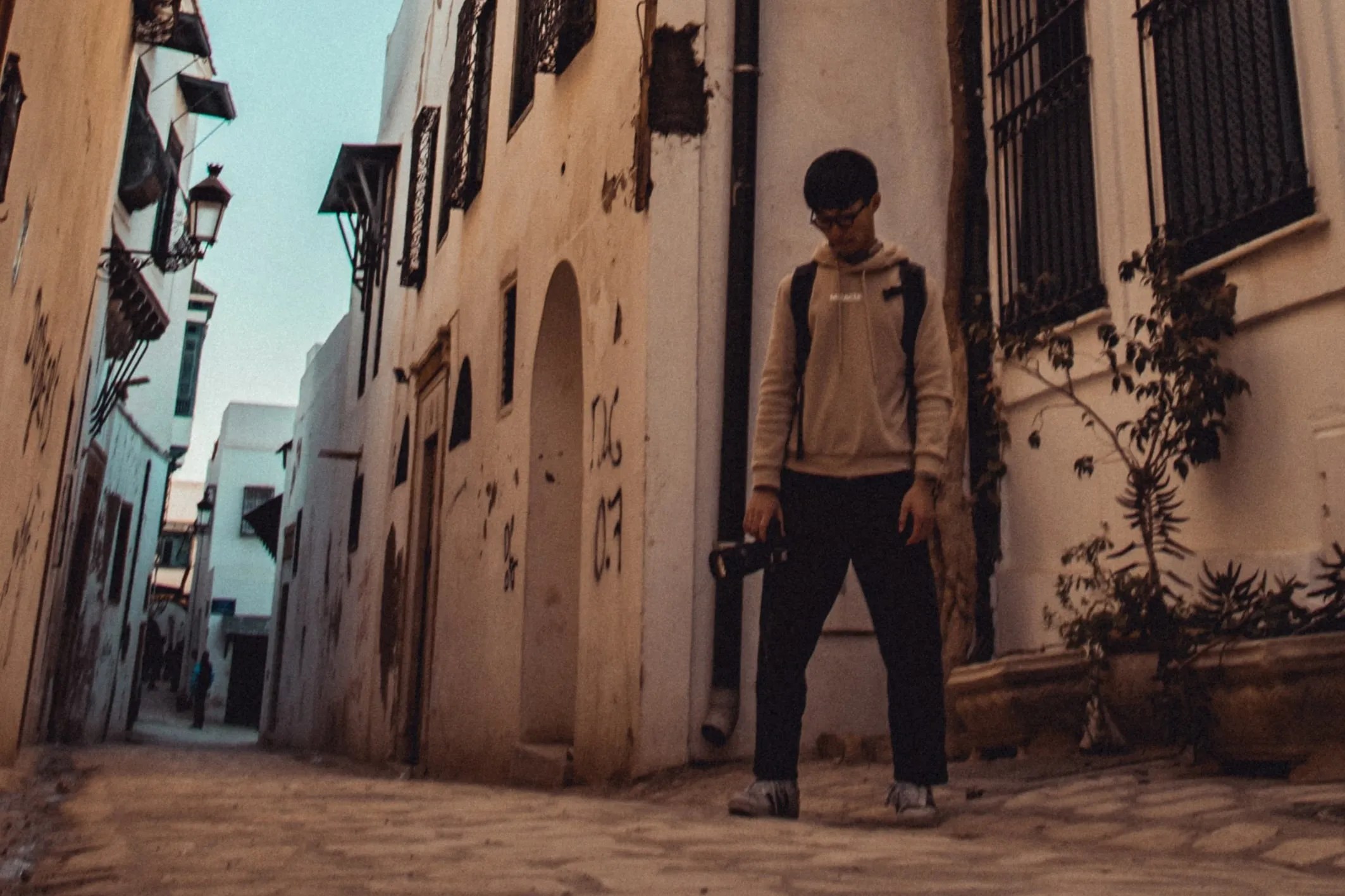 What Are the Best Camera Settings for Taking Bright Pictures?