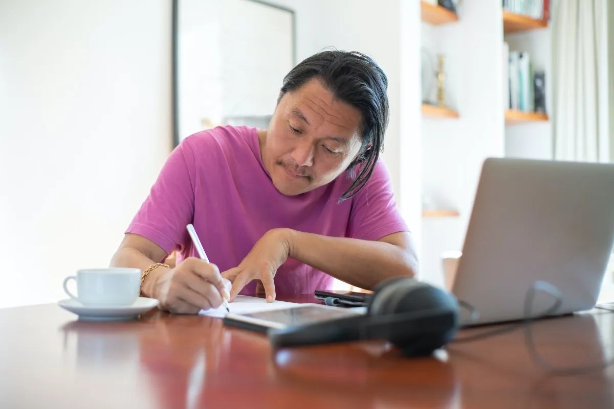 4 Ways to Respond to a Job Offer via Email (With Examples)