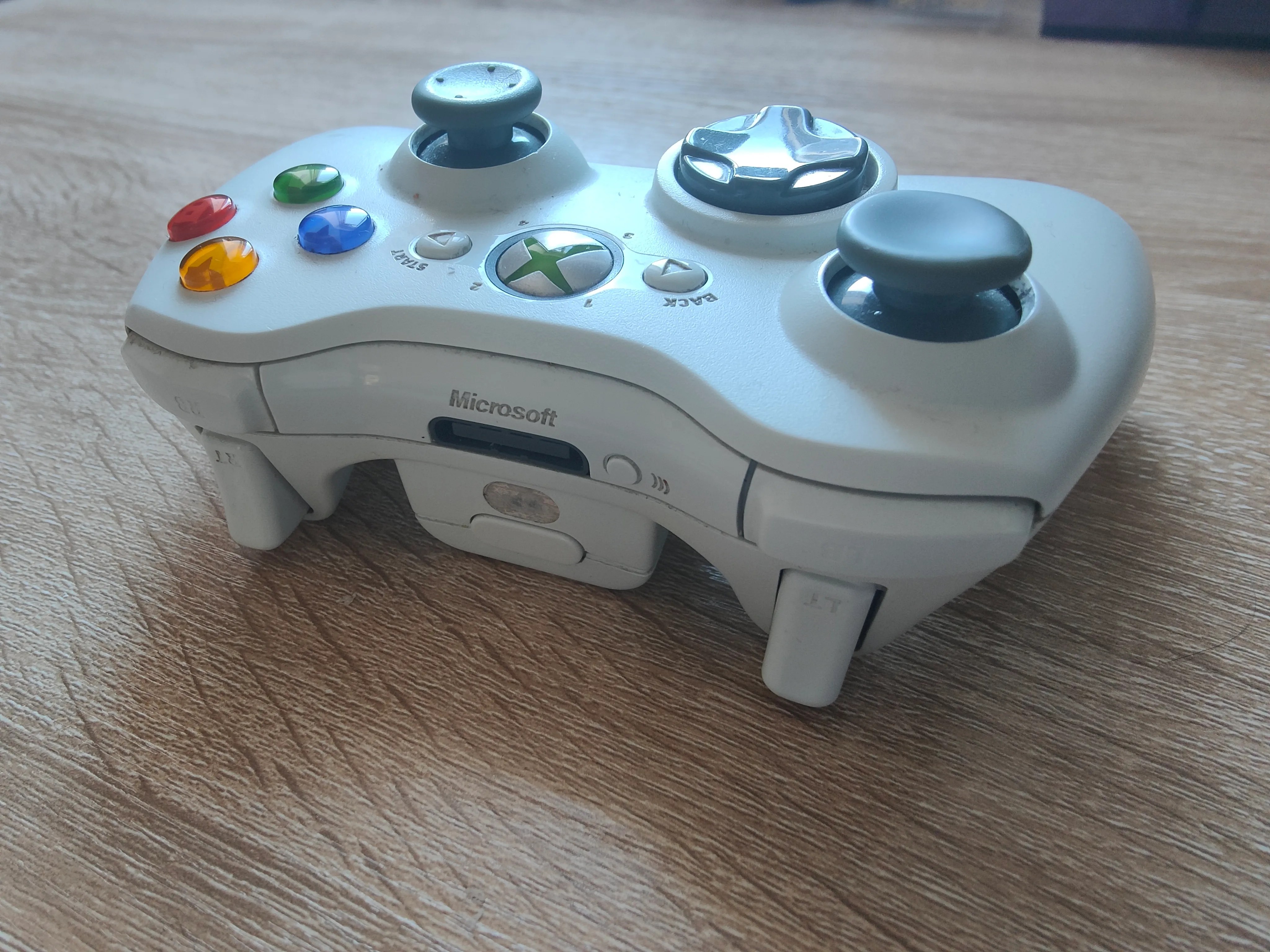 How to Connect and Sync an Xbox 360 Controller