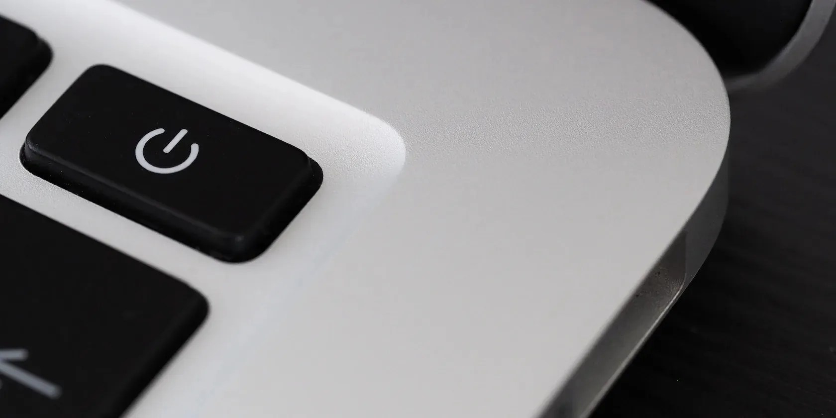 Is Your Mac Stuck on the Apple Logo? Here Are 7 Fixes to Try