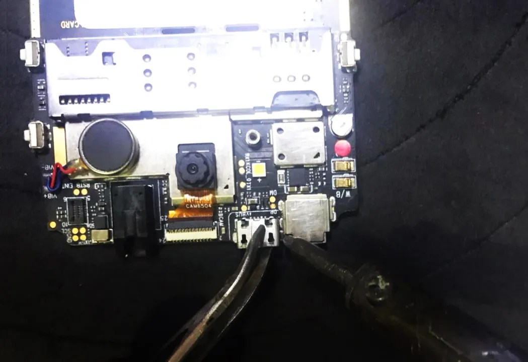 How to Fix a Broken Charger Port on Your Phone, Tablet, or Laptop
