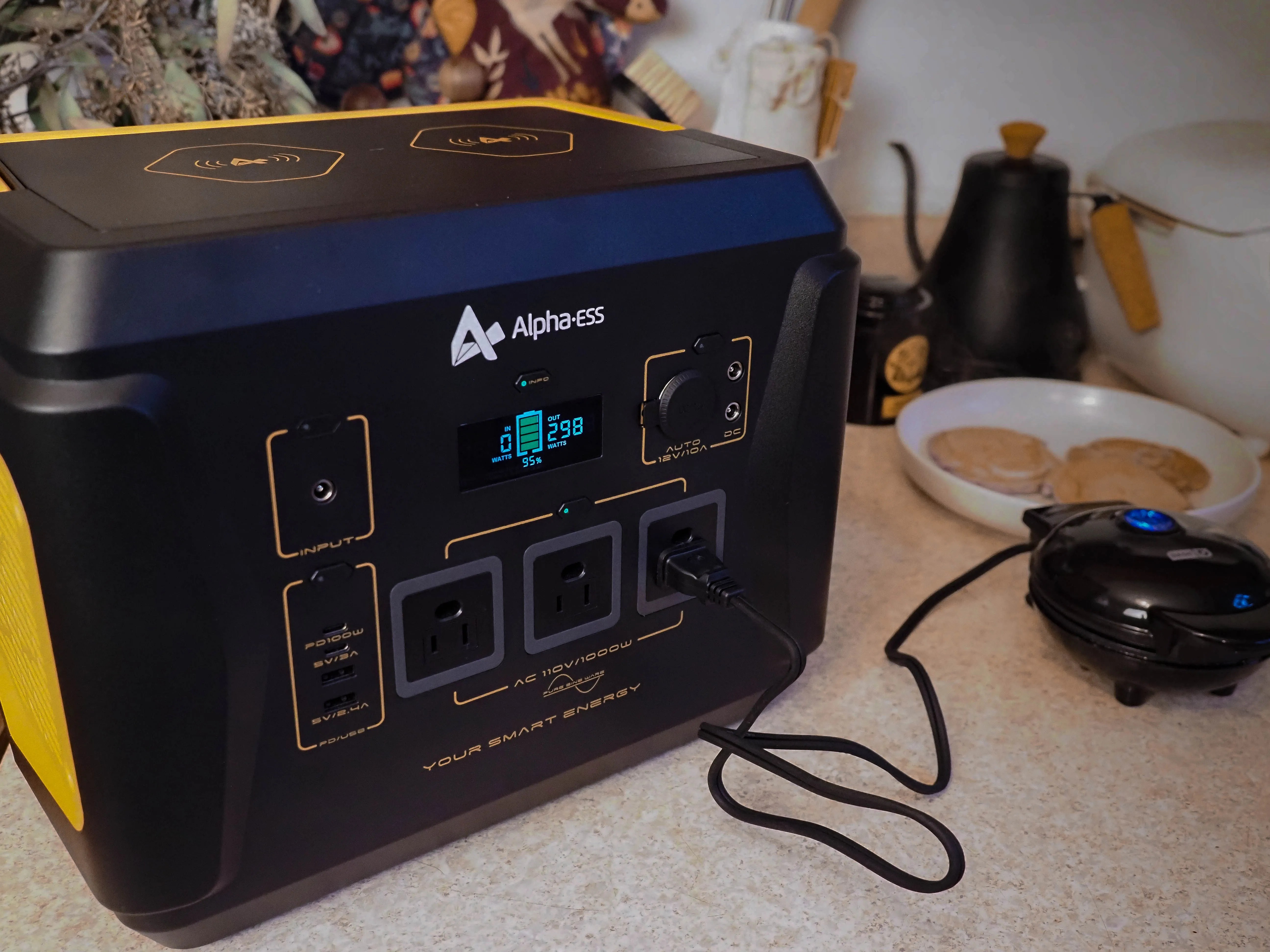 AlphaESS BlackBee 1000 Review: Well-Rounded Back-Up and Emergency Power