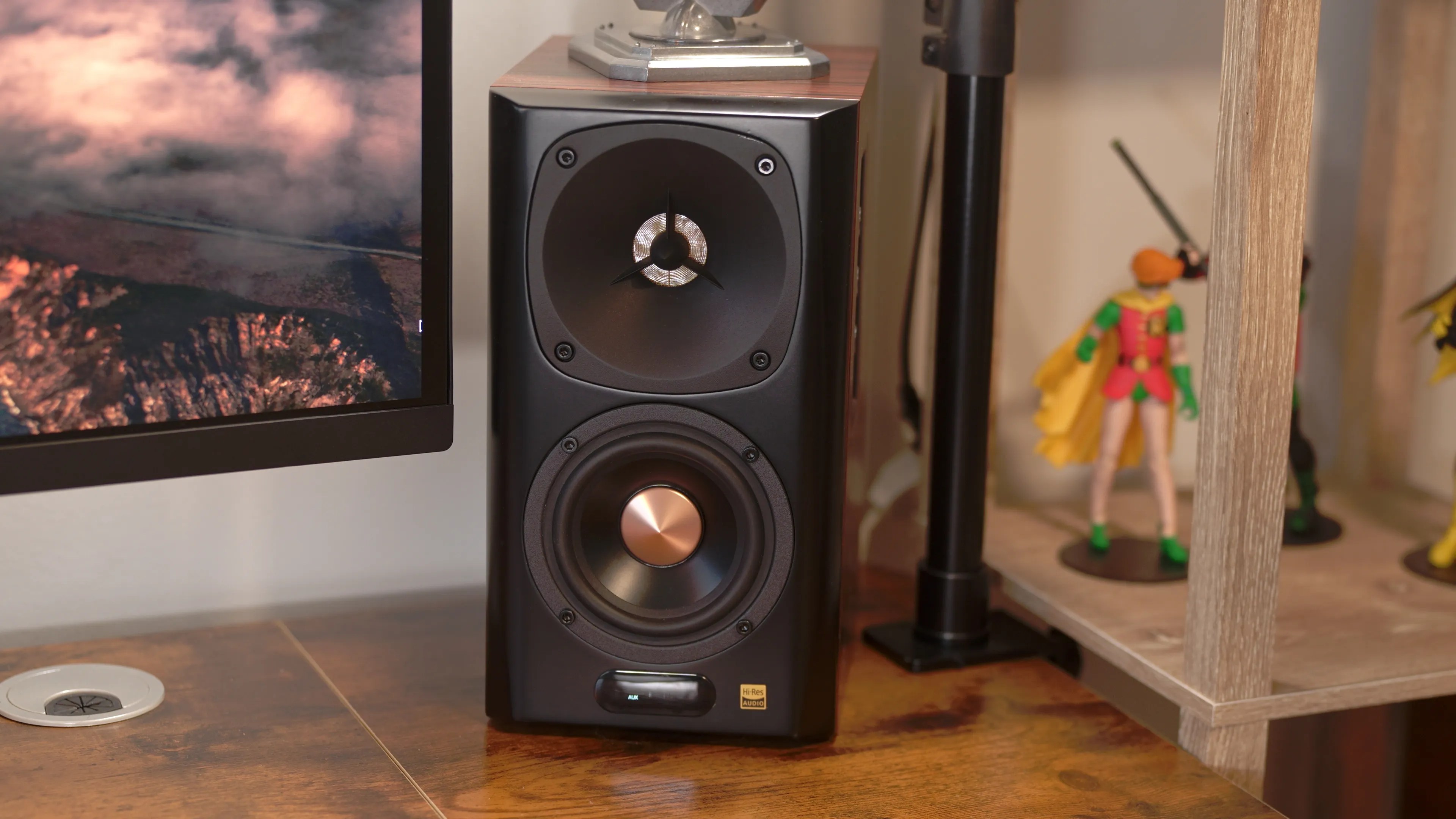 Edifier S360DB Premium 2.1 Bookshelf Speakers With Excellent Connectivity