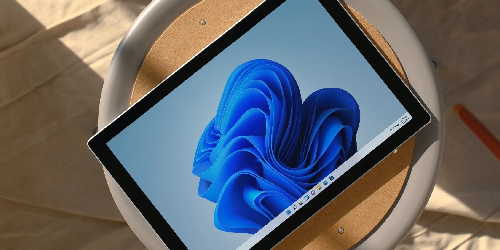 How Does Microsoft Make Money From Windows 11?