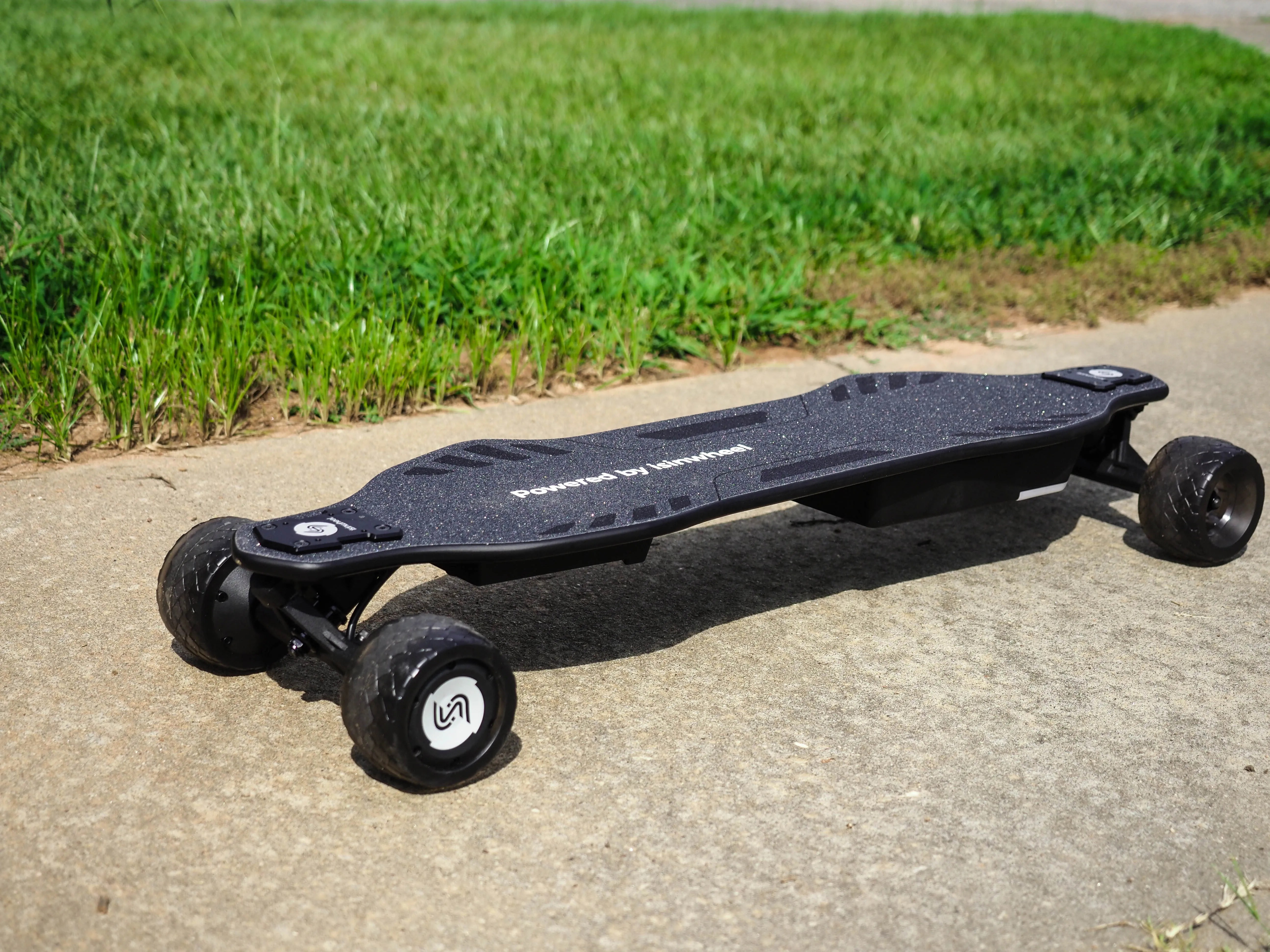 Isinwheel V8 Electric Skateboard Review: Extend Your Range With a