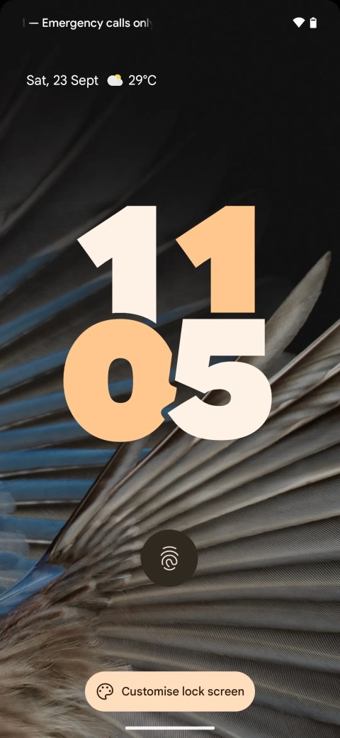 Google Pixel lock screen customization in Android 14