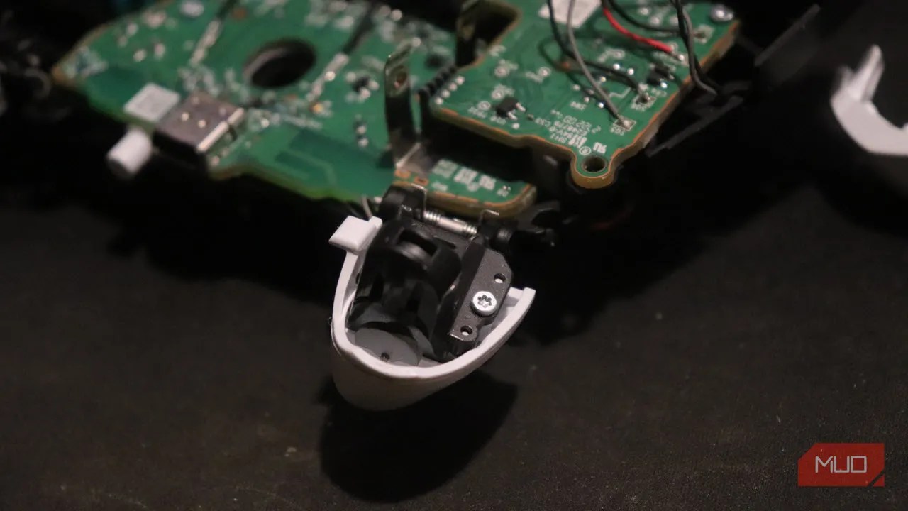 How to Take Apart Your Xbox Series XS Controller