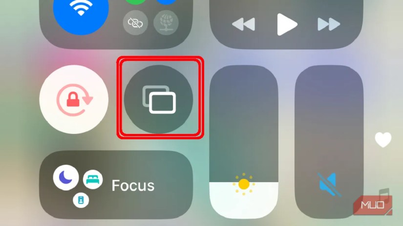 Enabling the Screen Mirror feature from the Command Center of an iOS 13