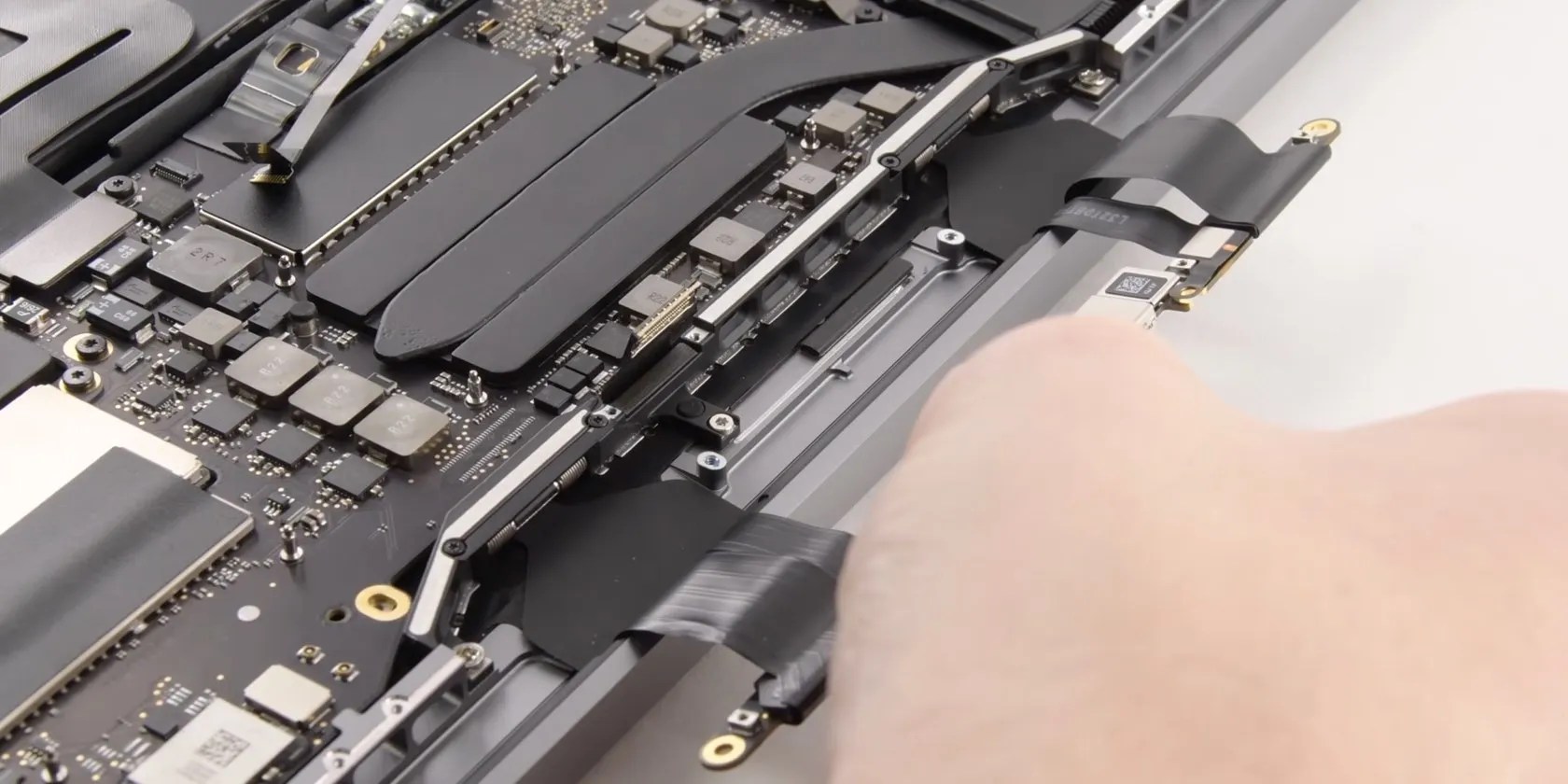 Apple étend le programme de service pour le problème «Stage Light» du