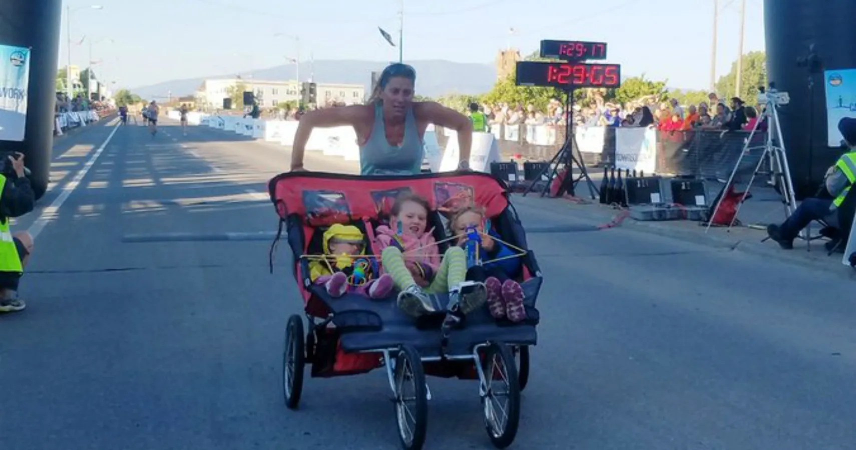 This Mom Just Crushed The Record For Pushing A TripleChild Stroller In