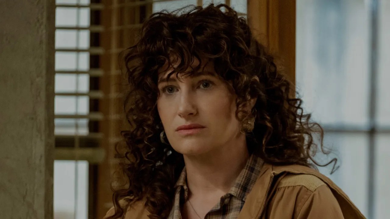 Kathryn Hahn Says Knives Out 2 Feels Like an 'Old School Ensemble'