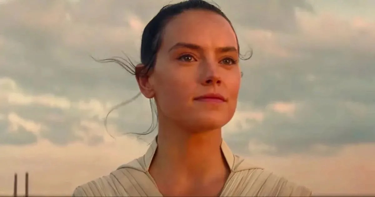 Daisy Ridley Gives Advice To Female Star Wars Actors To "Tune Out" Of