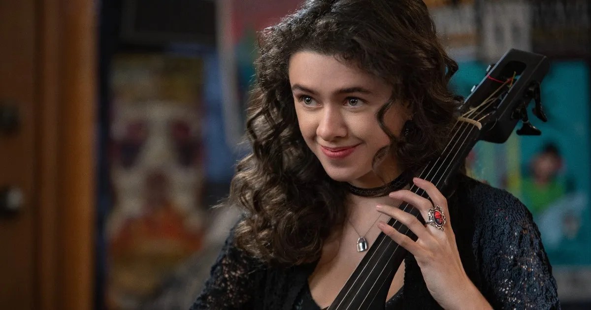 Netflix's Red Rose Plot, Cast, and Everything Else We Know