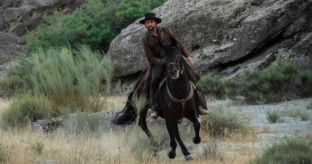 Exclusif Douglas Booth dit que la saison 2 de Dirty Black Bag est en