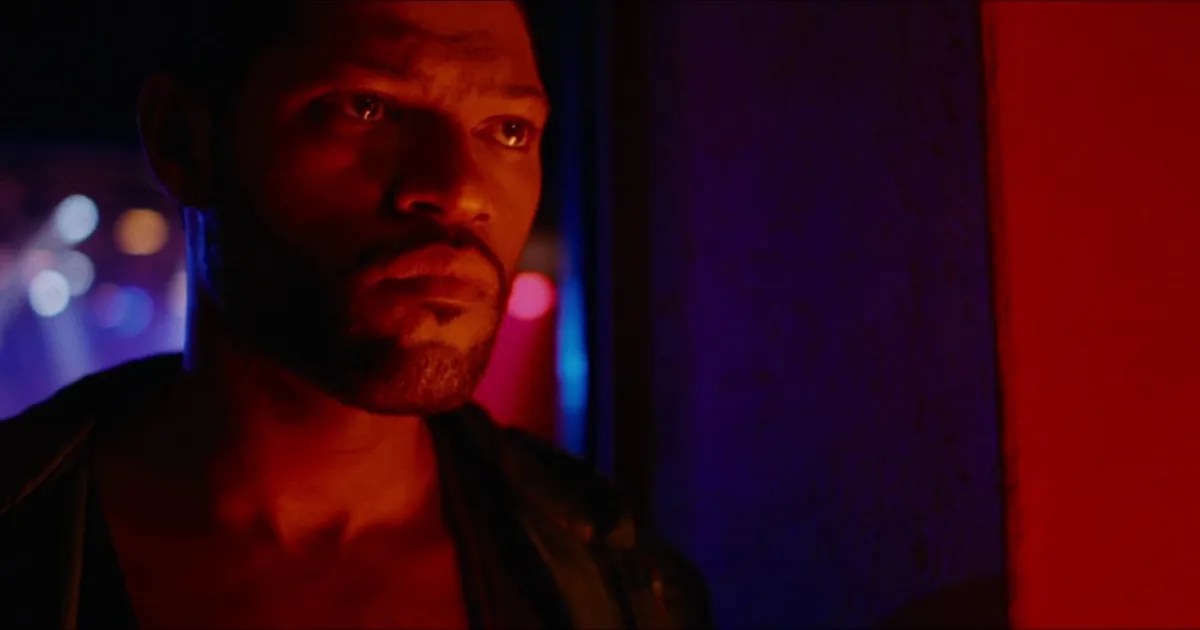 Why Deep Cover Is a Good True Story Movie and Hidden Gem of the '90s