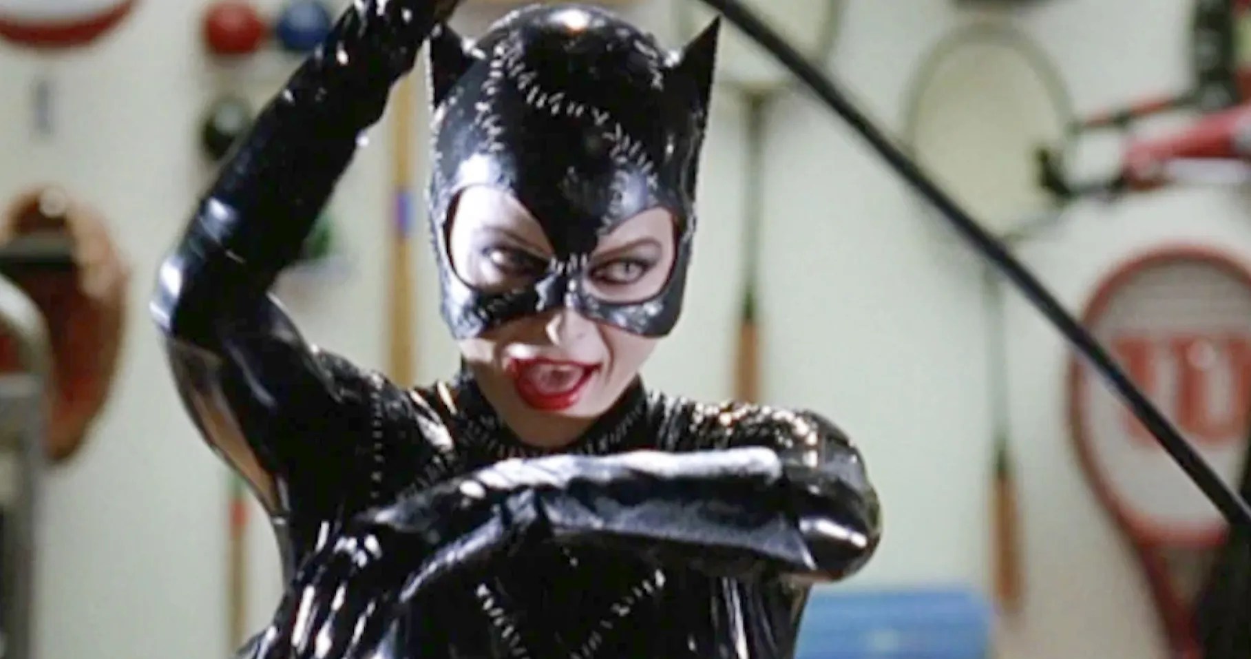Catwoman Trends as Unearthed Video Shows Michelle Pfeiffer Beheading 4
