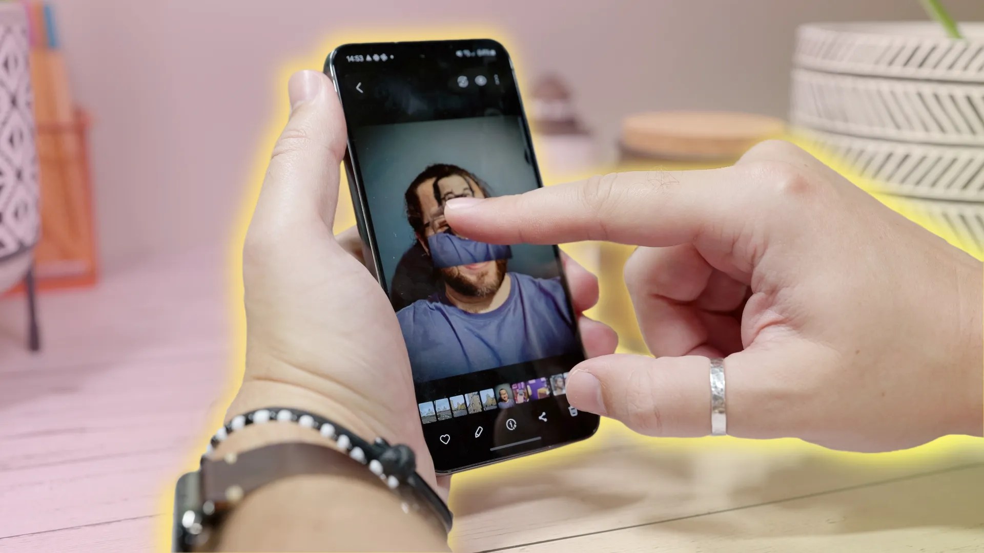 This cool Samsung One UI trick lets you drag and drop content from your