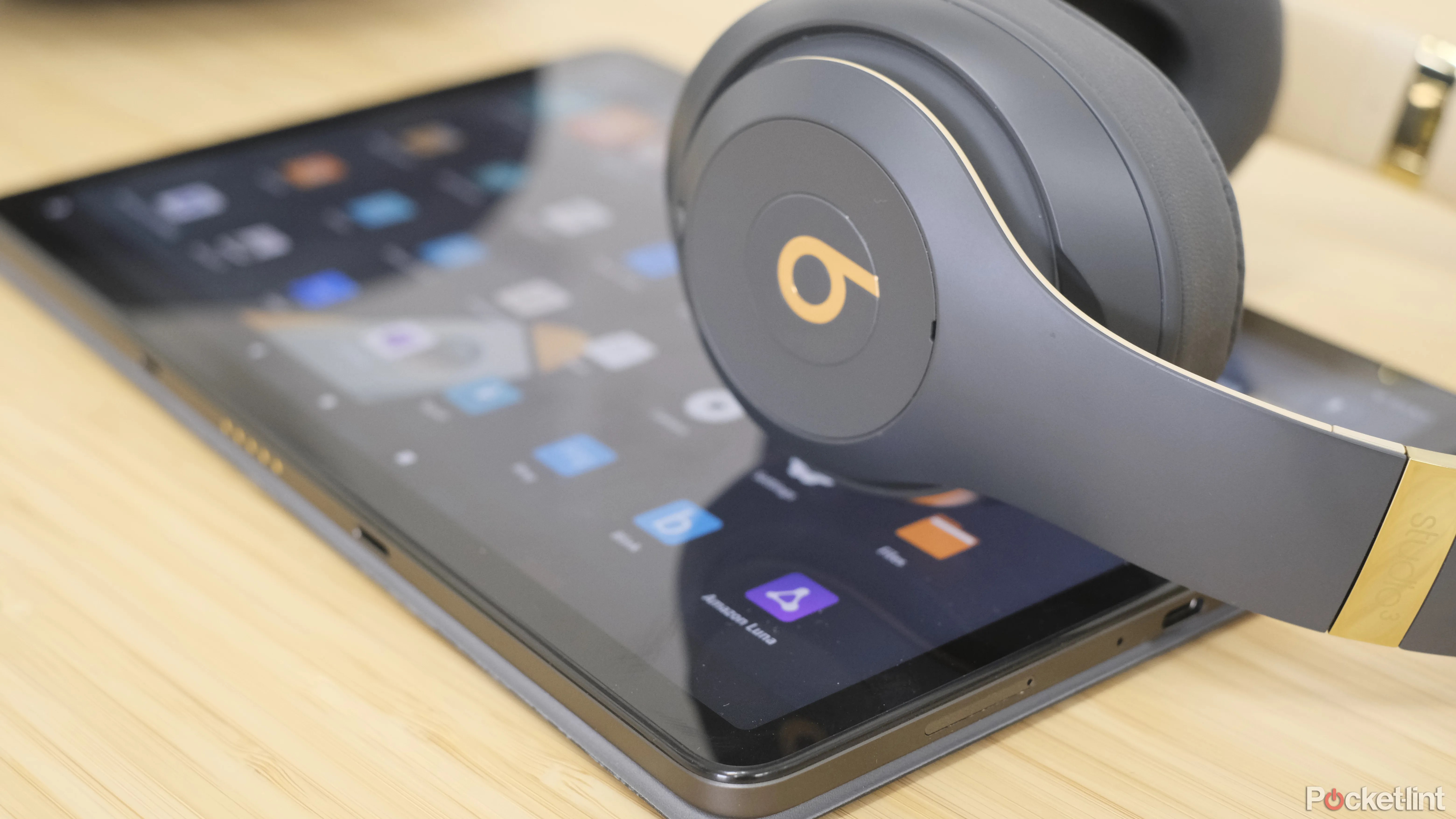 How one can join Bluetooth headphones to Amazon Fireplace pill